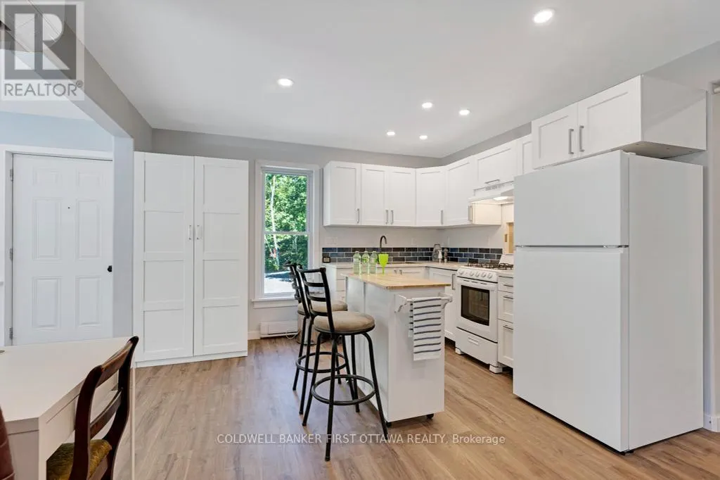 4031 BOLINGBROKE ROAD