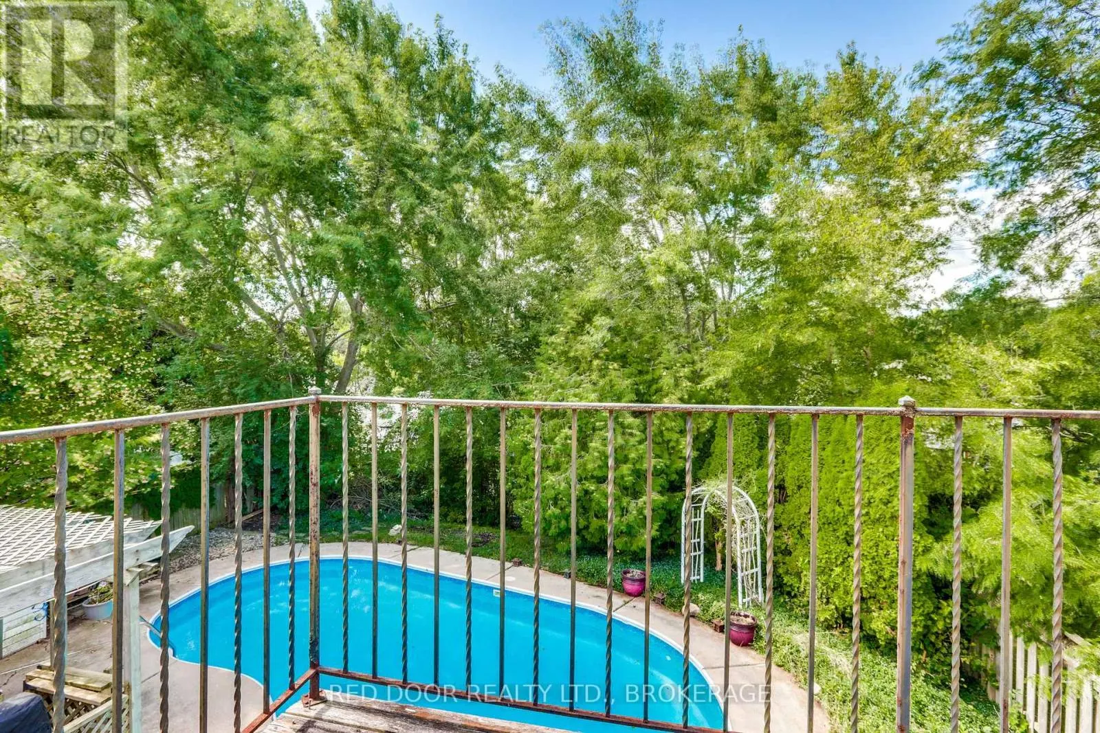 79 GREENBRIER CRESCENT