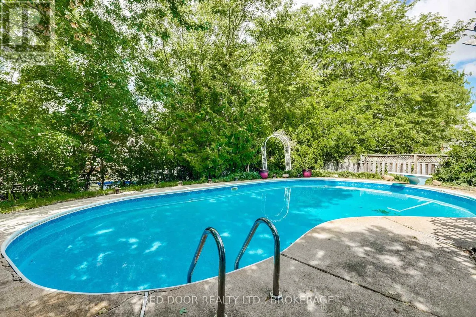 79 GREENBRIER CRESCENT