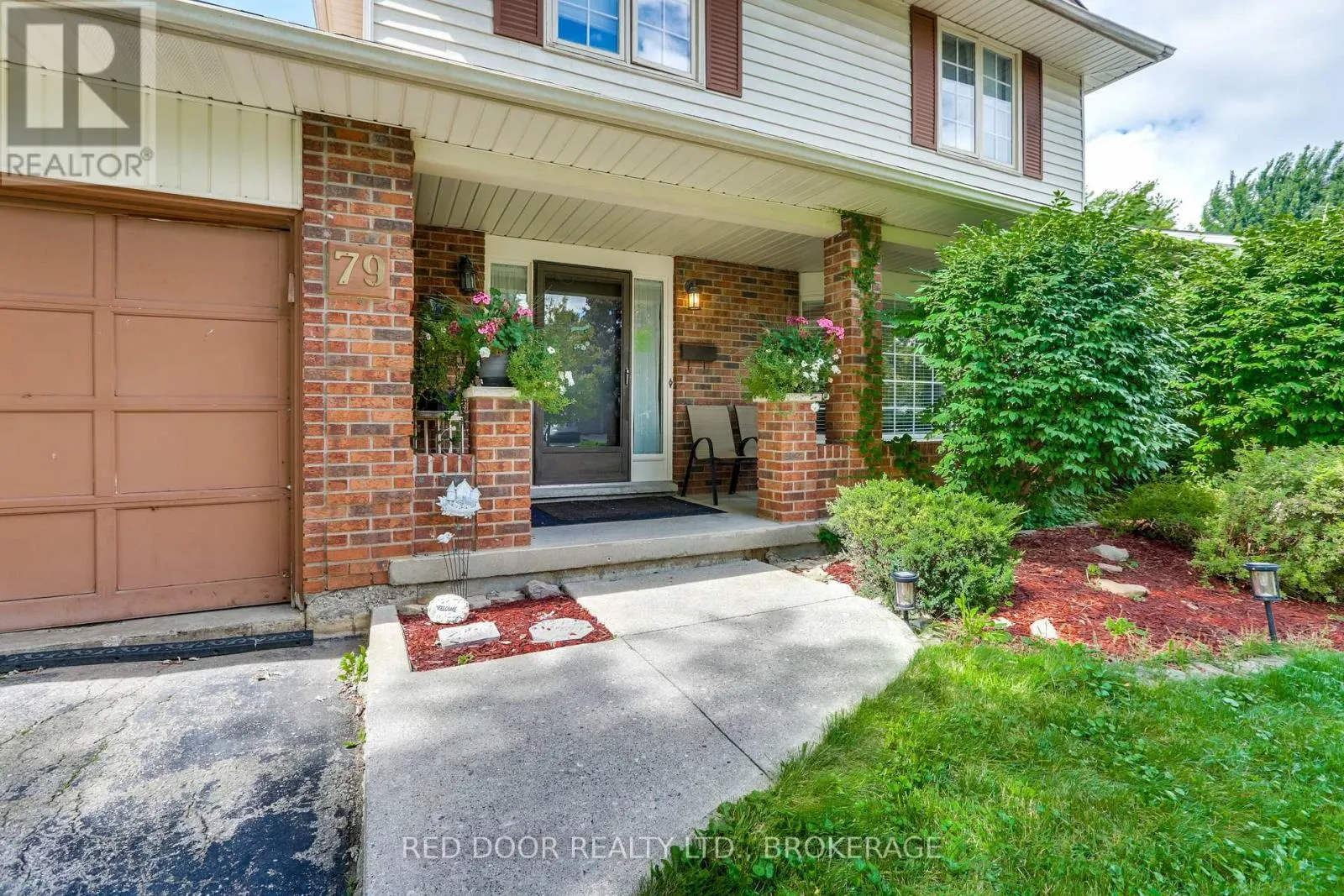 79 GREENBRIER CRESCENT