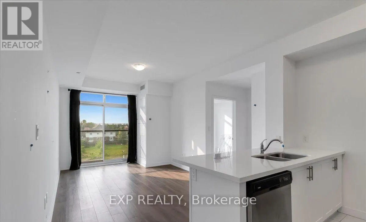 405 - 450 DUNDAS STREET E