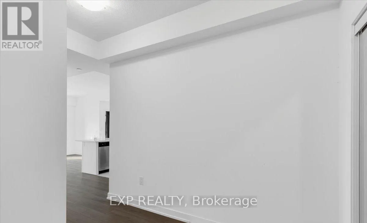 405 - 450 DUNDAS STREET E