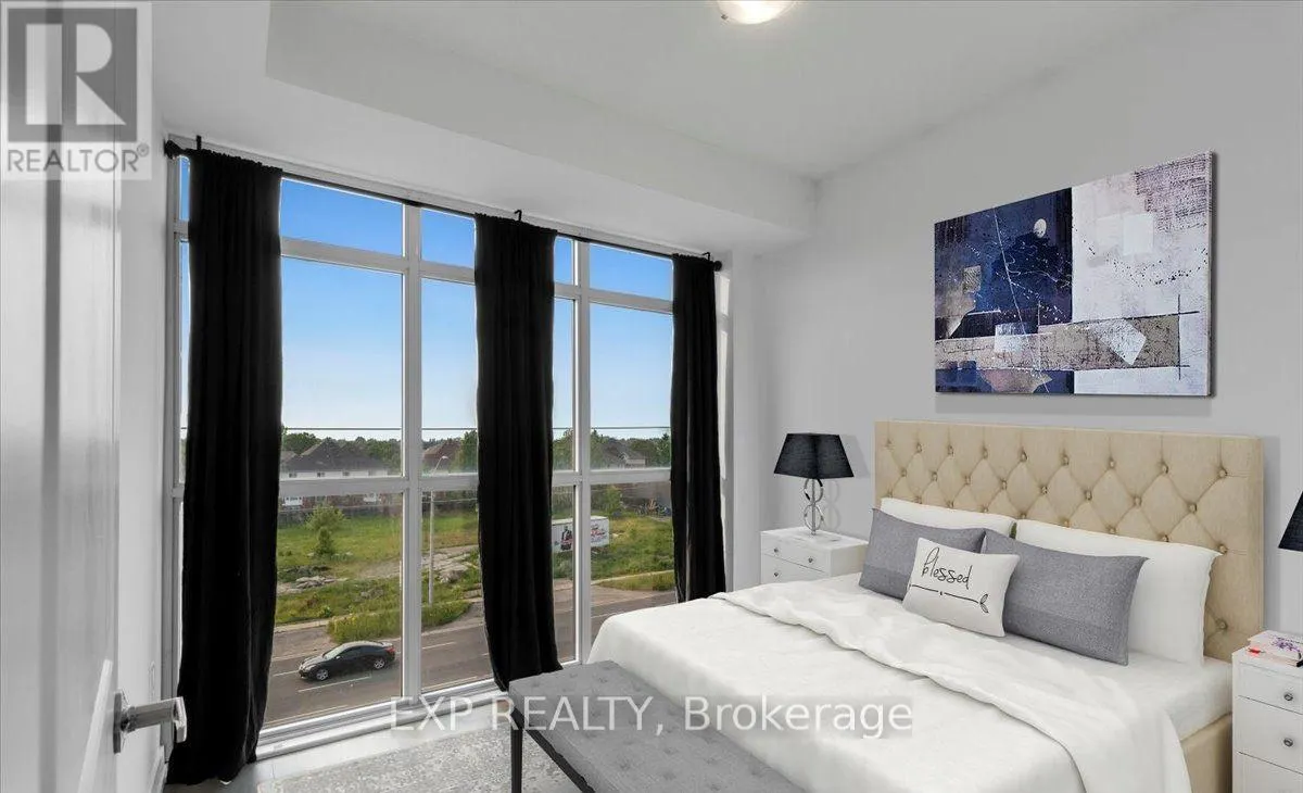 405 - 450 DUNDAS STREET E