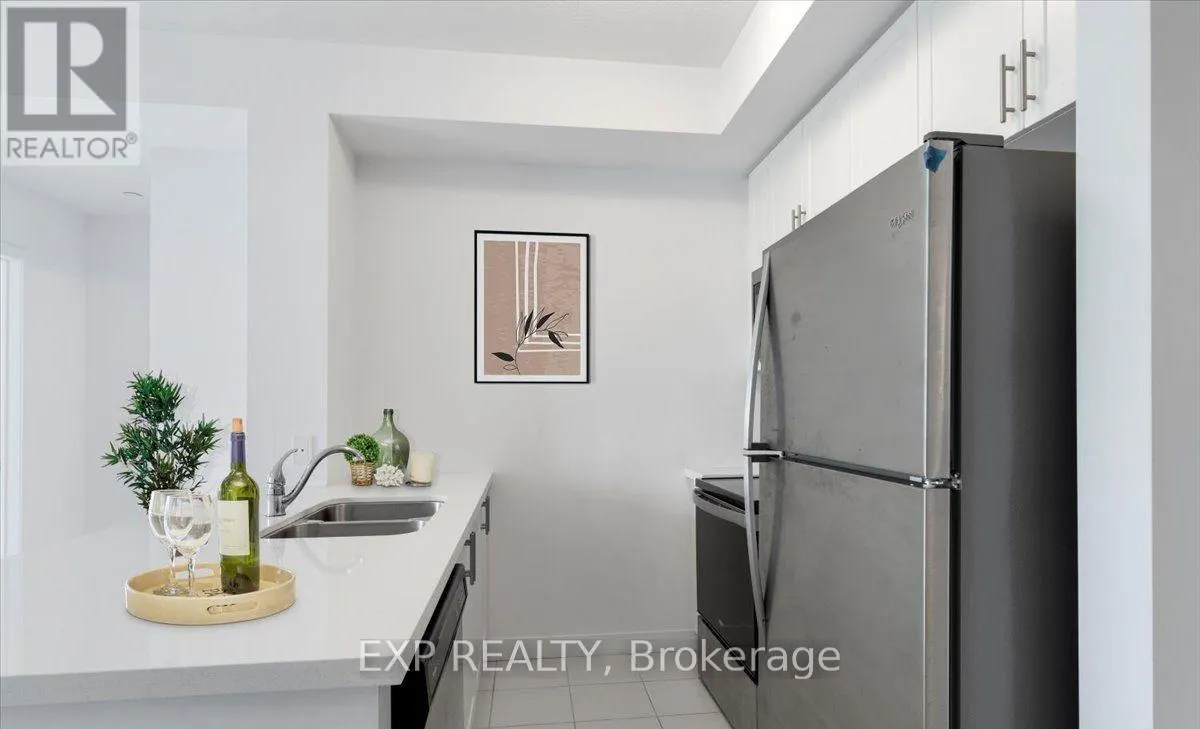 405 - 450 DUNDAS STREET E