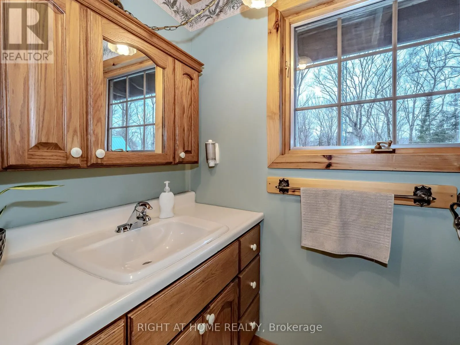 1696 HIGHWAY 118 E