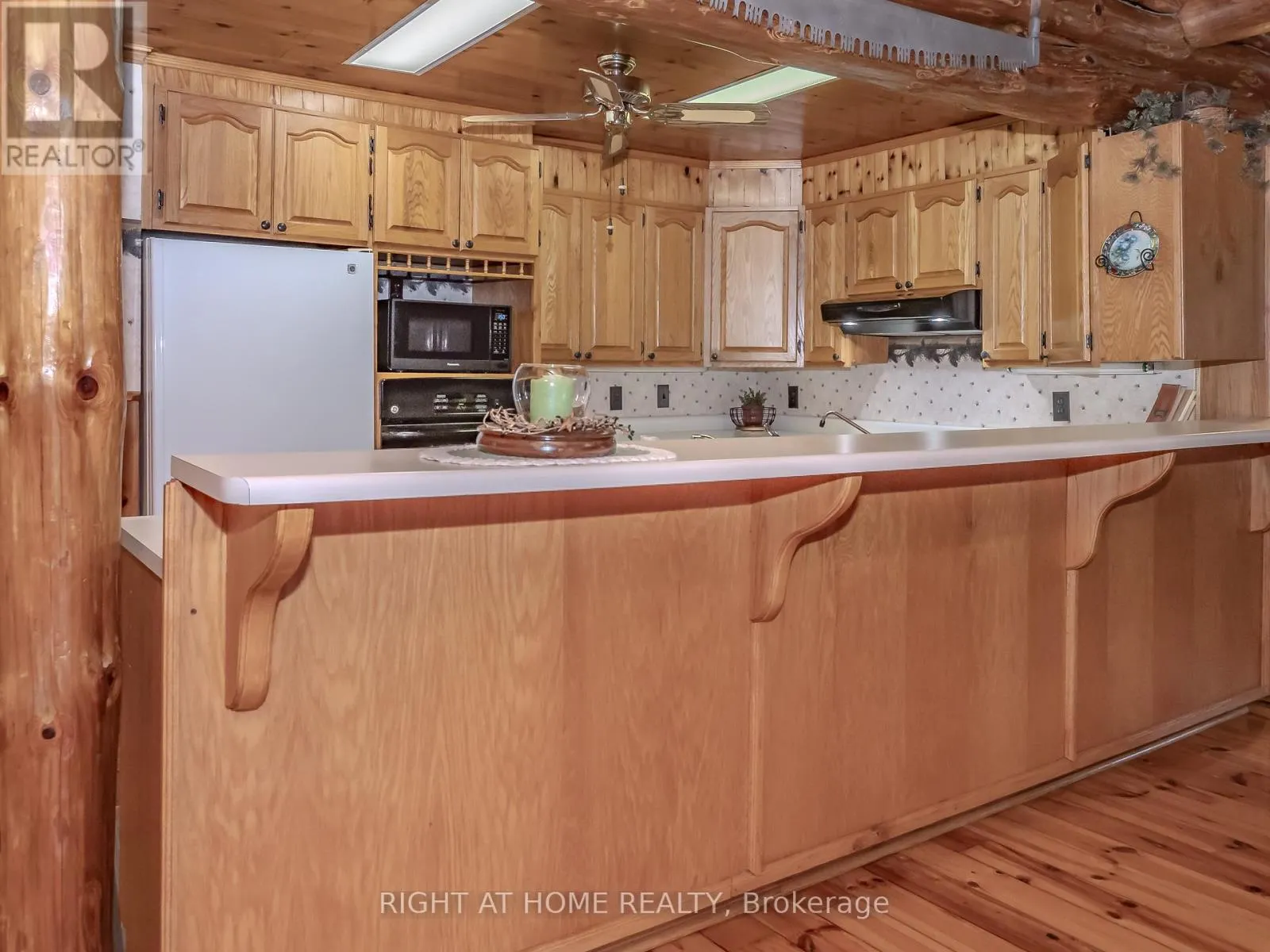 1696 HIGHWAY 118 E