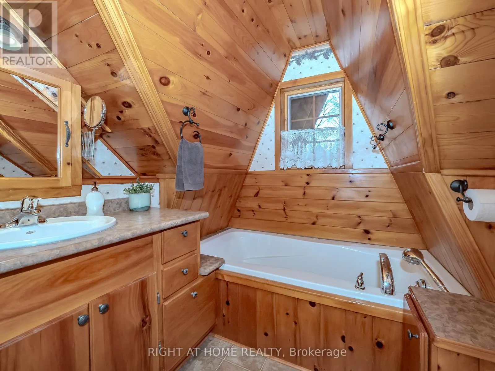 1696 HIGHWAY 118 E