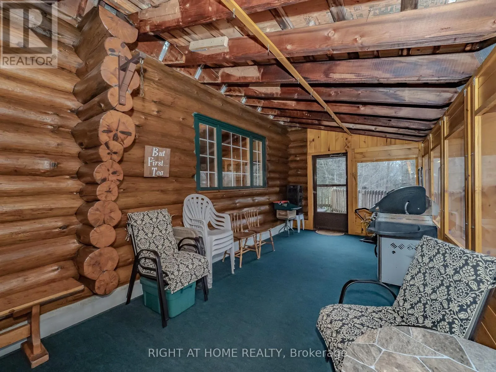 1696 HIGHWAY 118 E