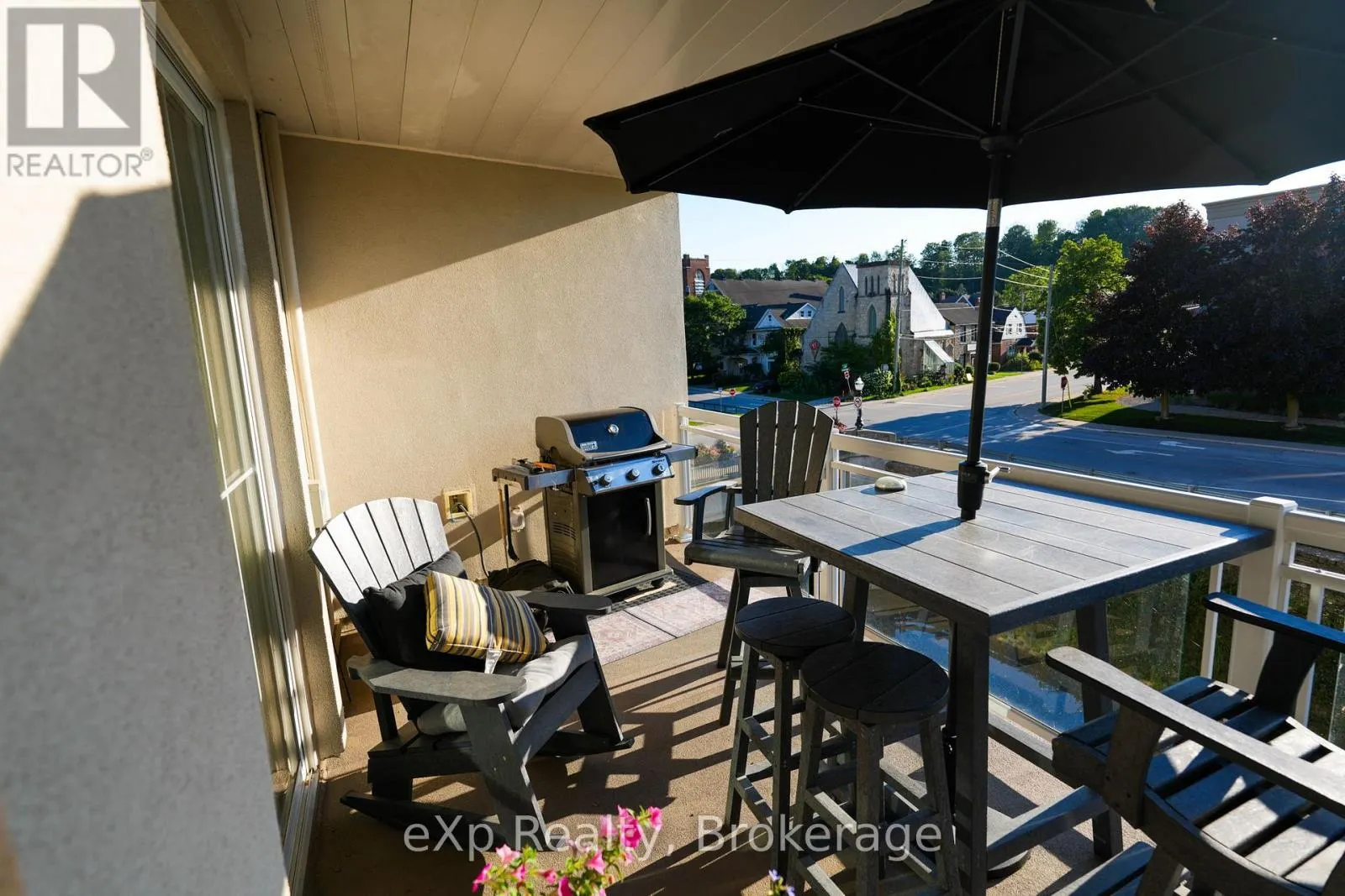203 - 80 9TH STREET E, #203