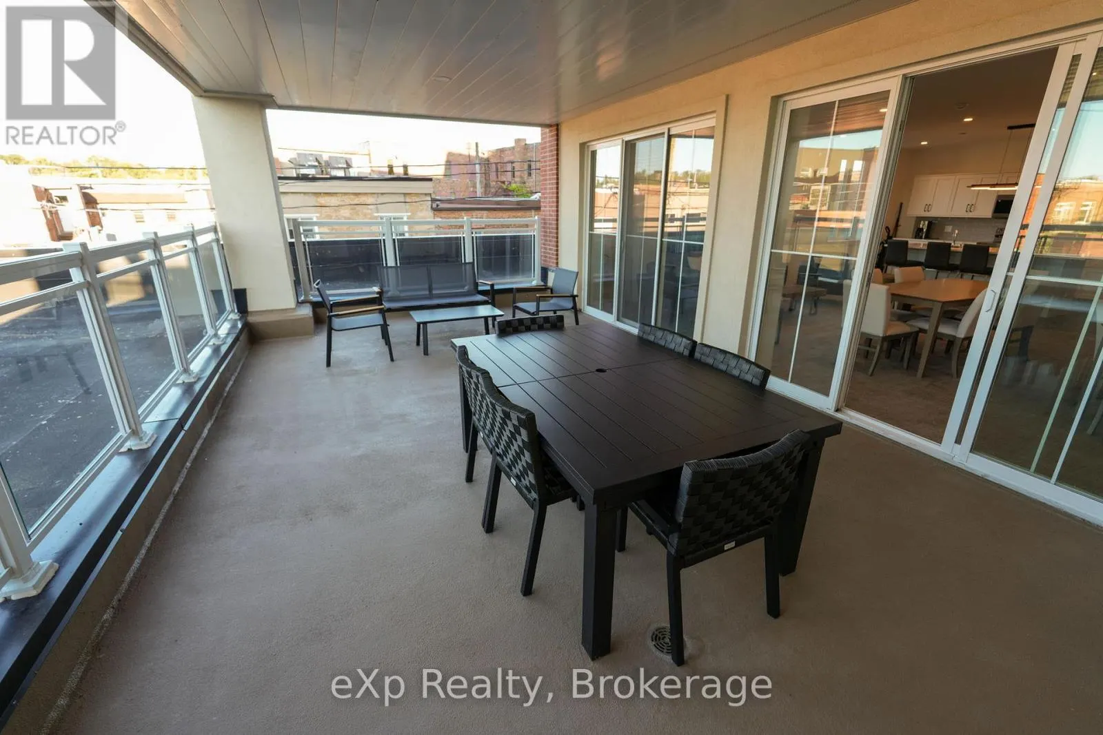 203 - 80 9TH STREET E, #203