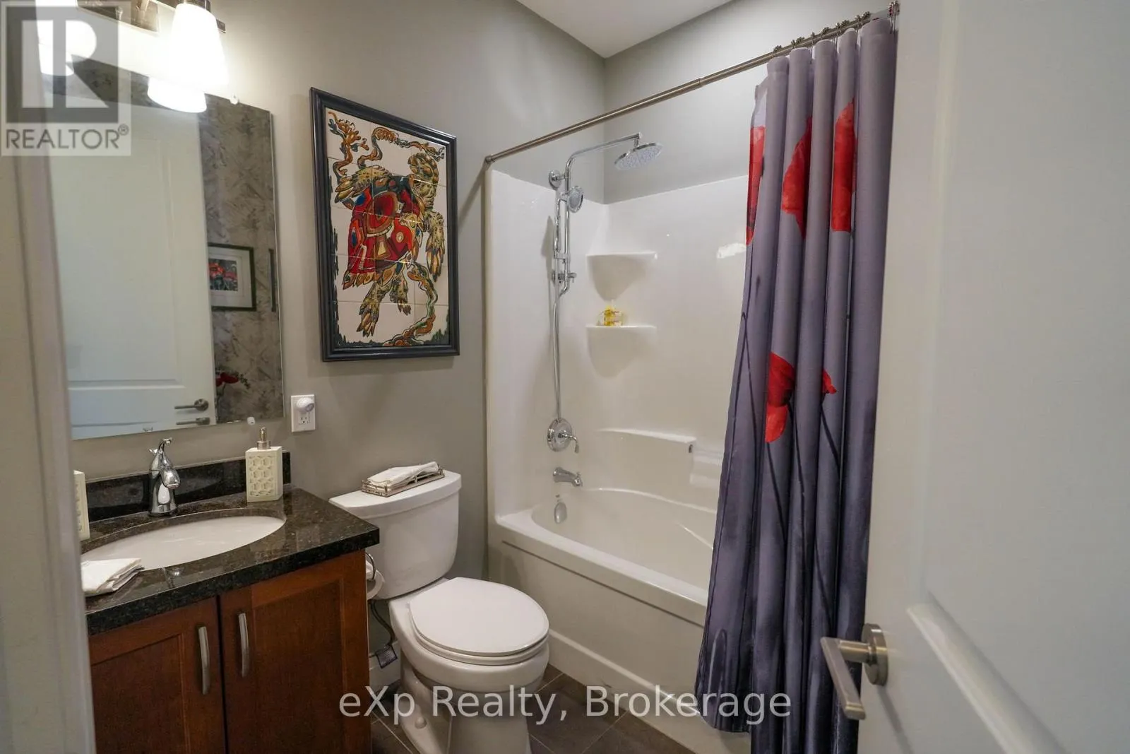 203 - 80 9TH STREET E, #203