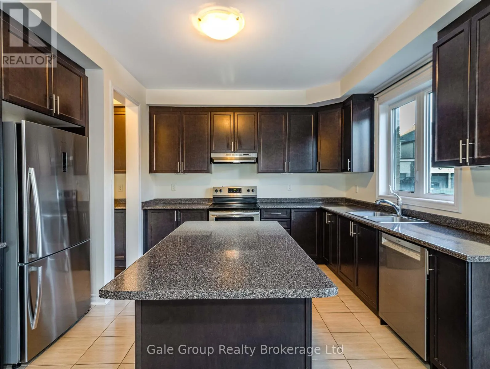 200 HARCOURT CRESCENT S
