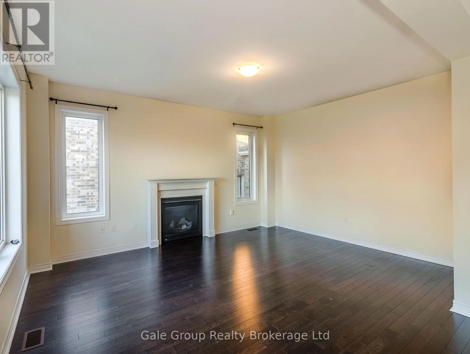 200 HARCOURT CRESCENT S