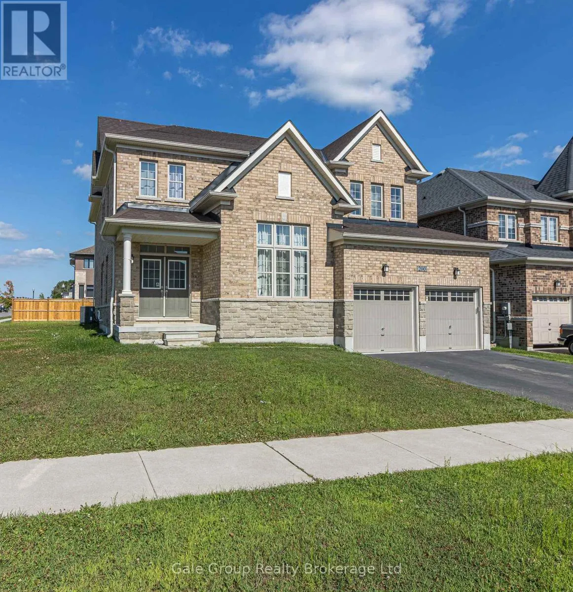 200 HARCOURT CRESCENT S