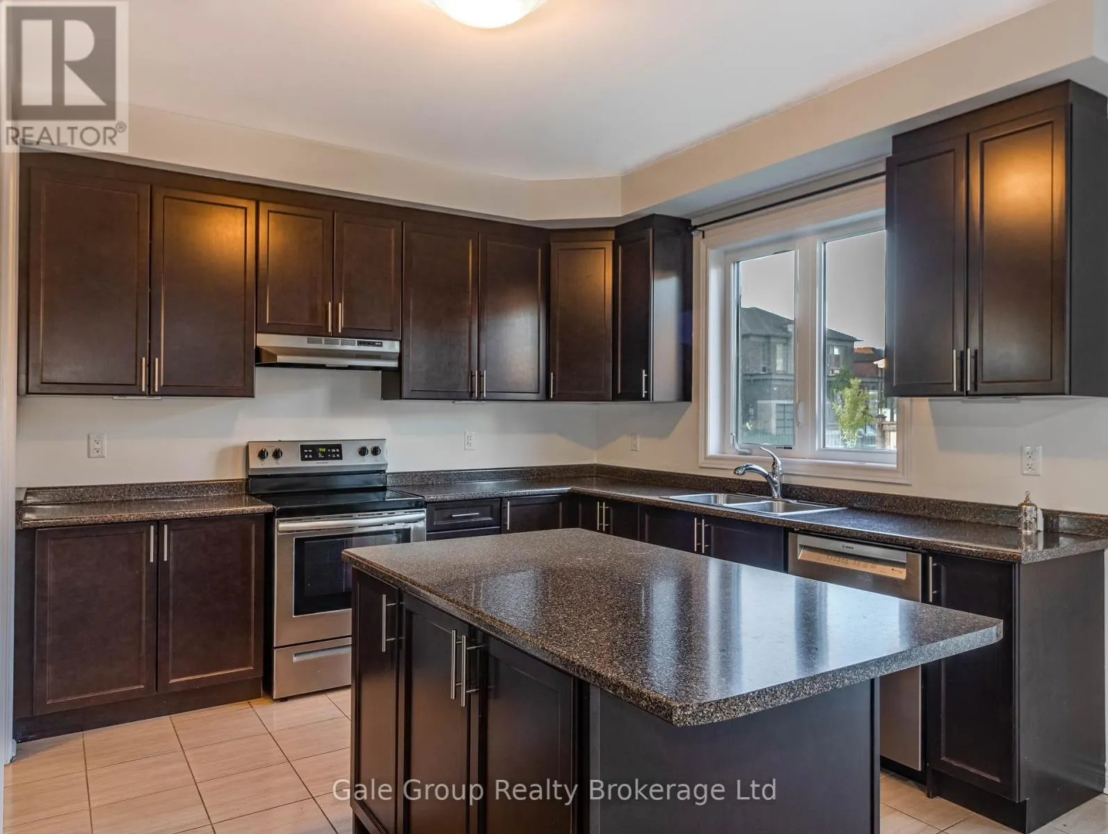 200 HARCOURT CRESCENT S