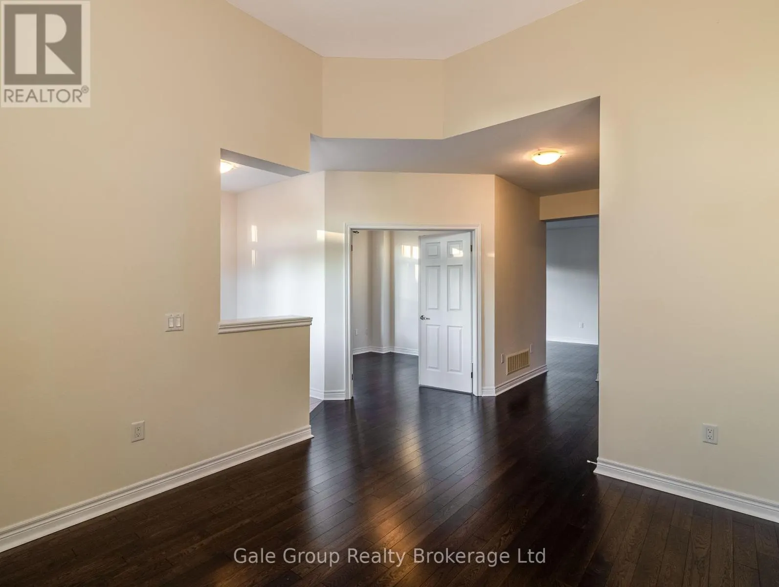 200 HARCOURT CRESCENT S