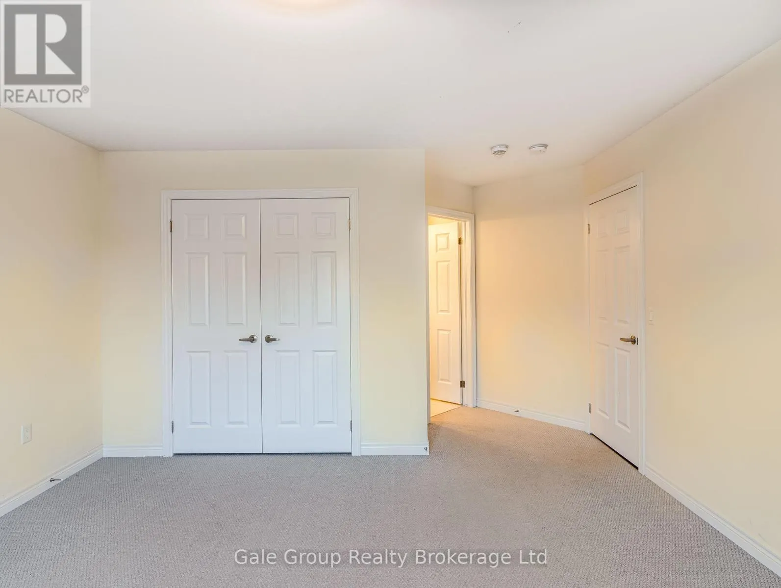 200 HARCOURT CRESCENT S