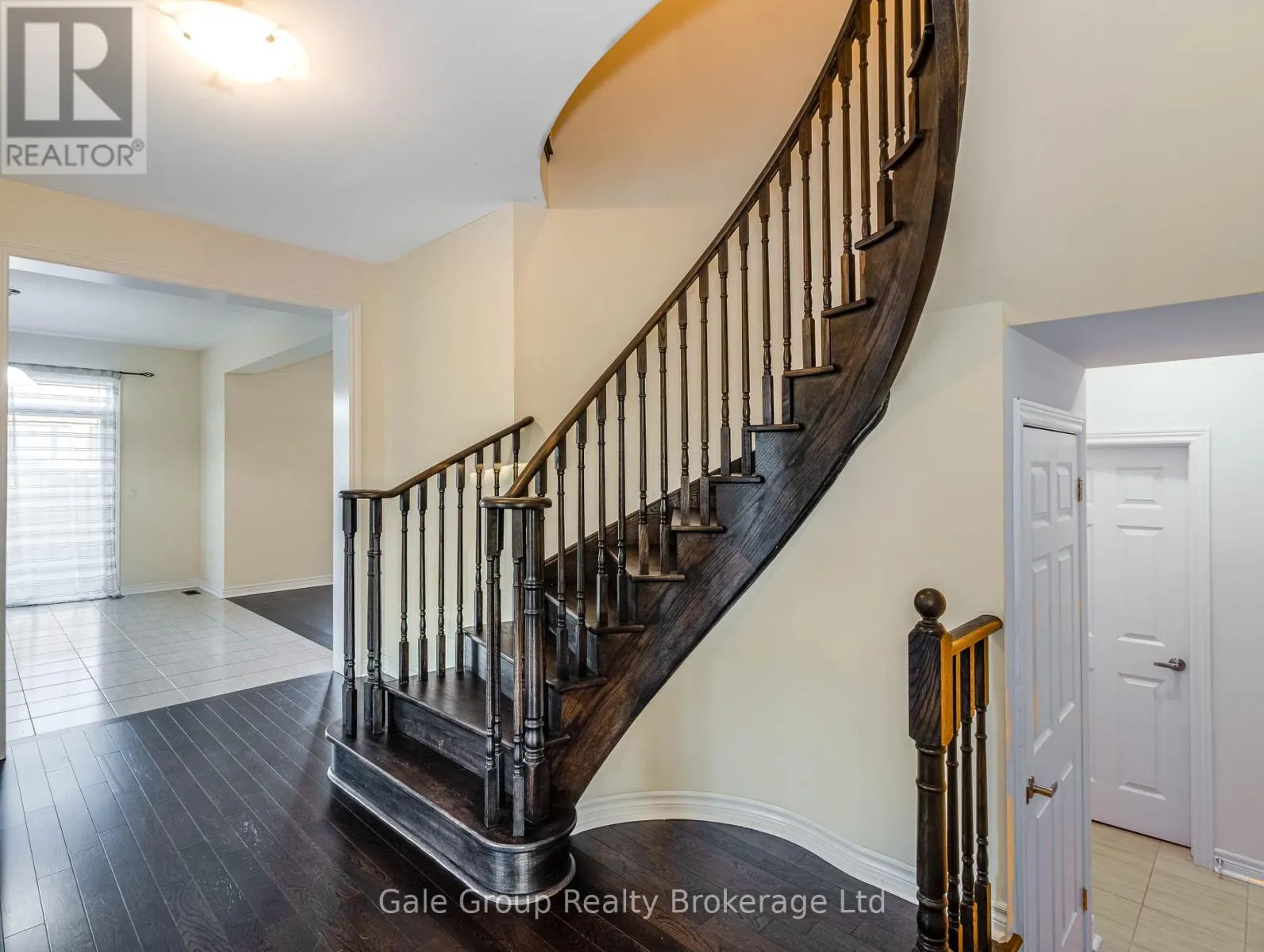 200 HARCOURT CRESCENT S