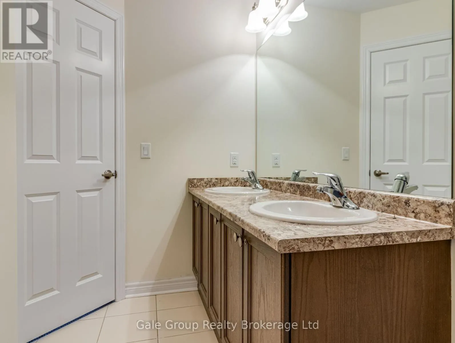 200 HARCOURT CRESCENT S