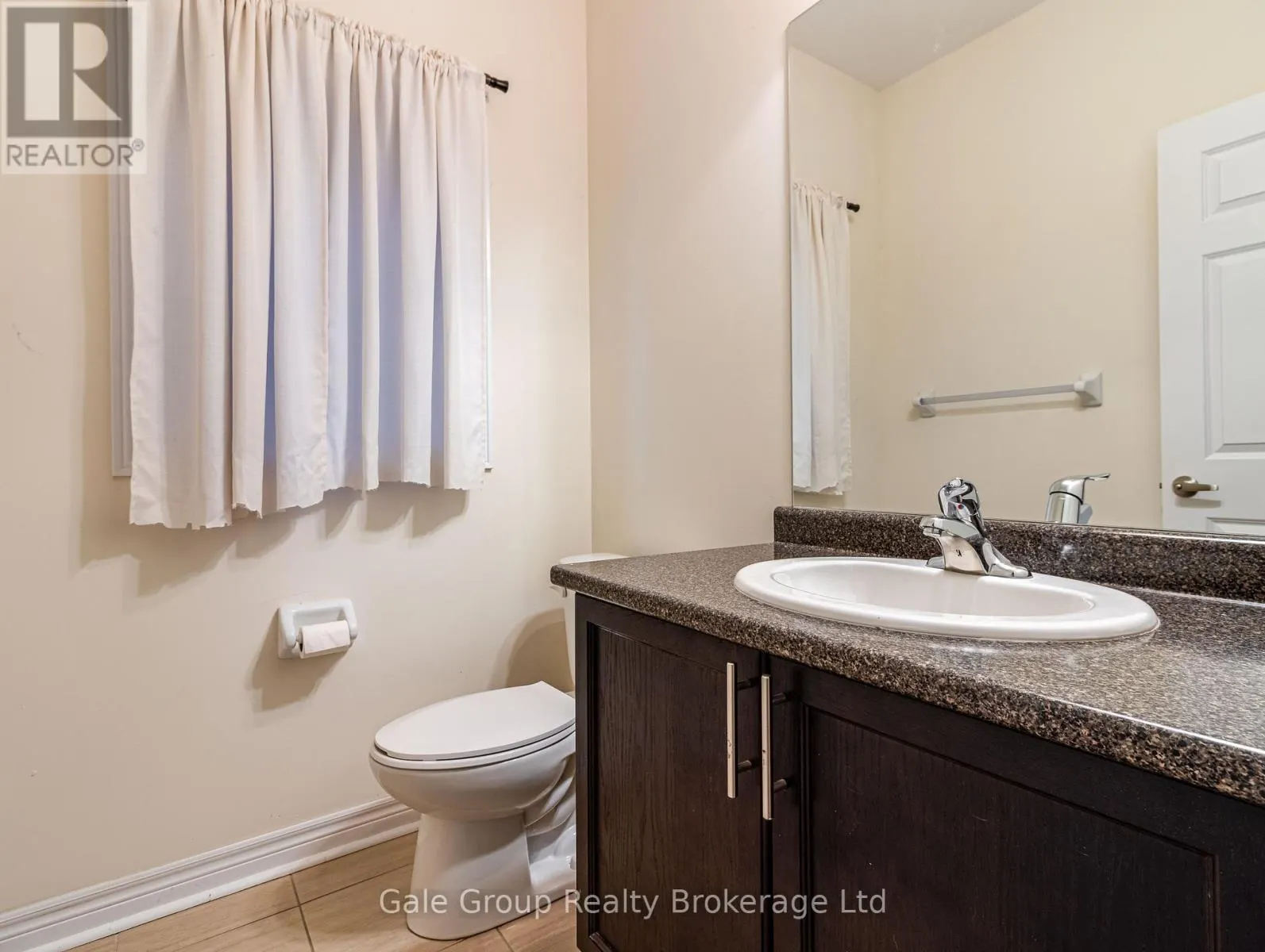 200 HARCOURT CRESCENT S