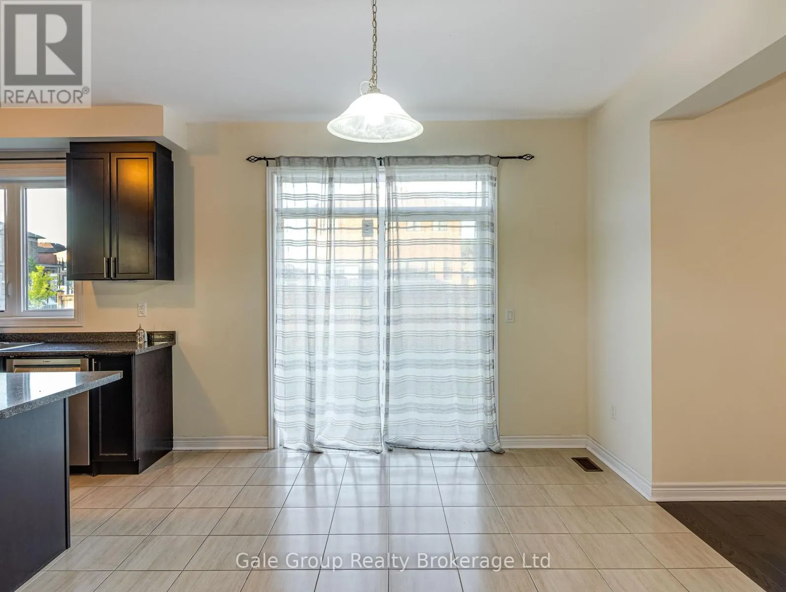 200 HARCOURT CRESCENT S