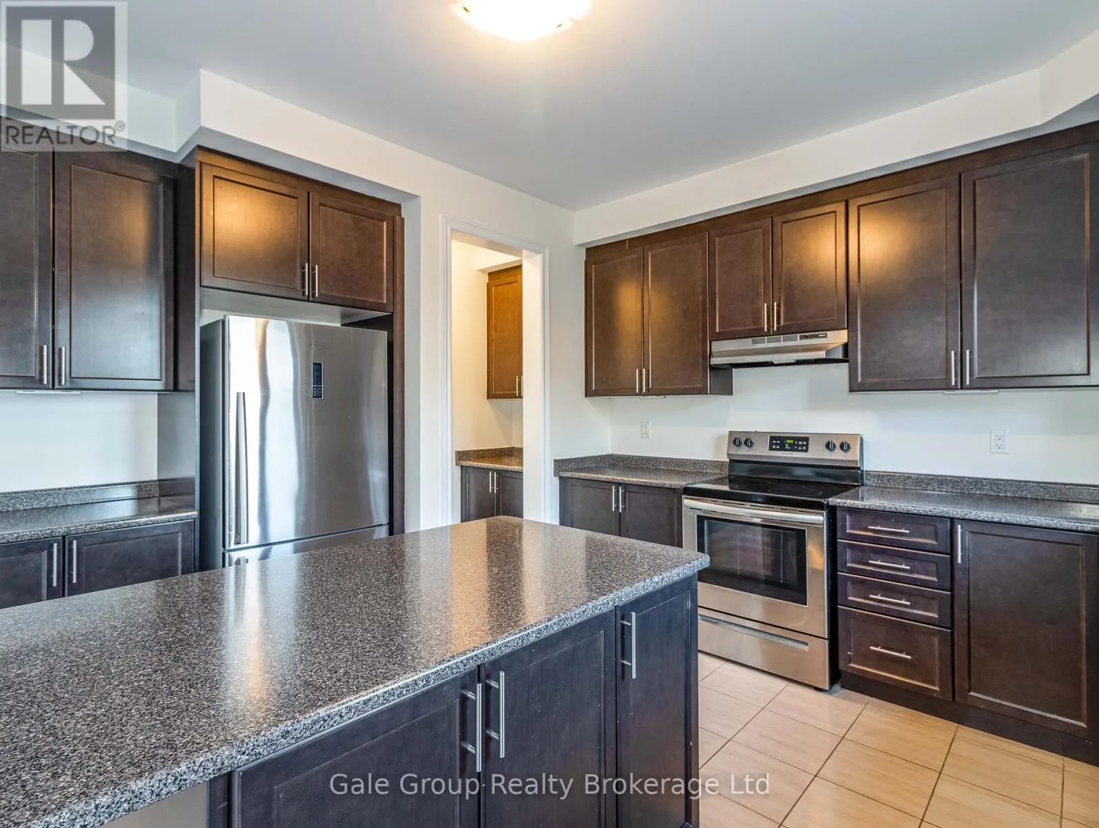 200 HARCOURT CRESCENT S