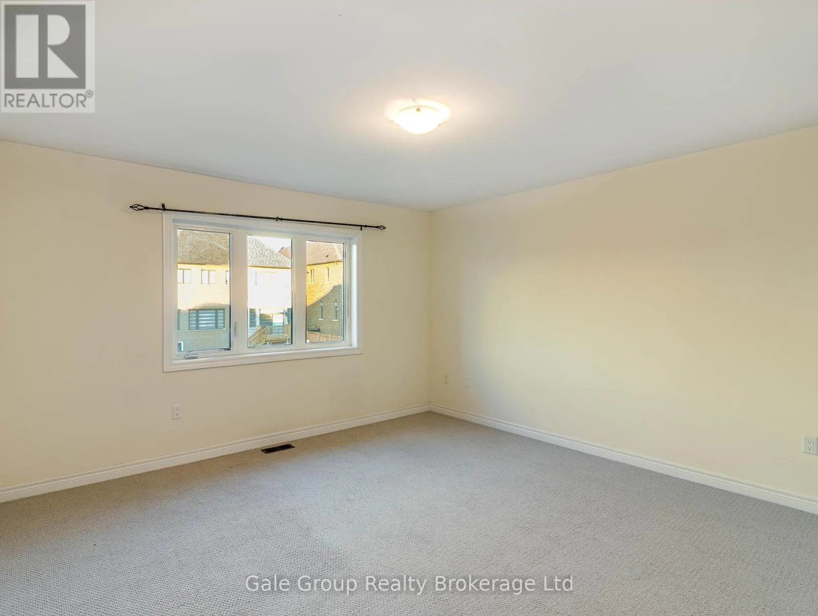 200 HARCOURT CRESCENT S