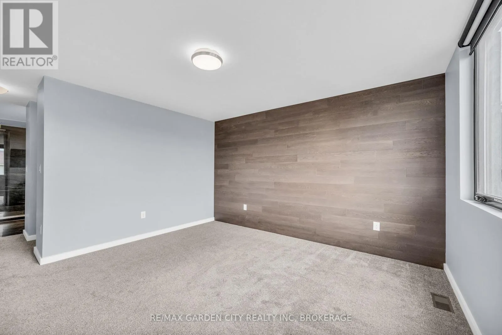 12 1/2 BEAMER COURT