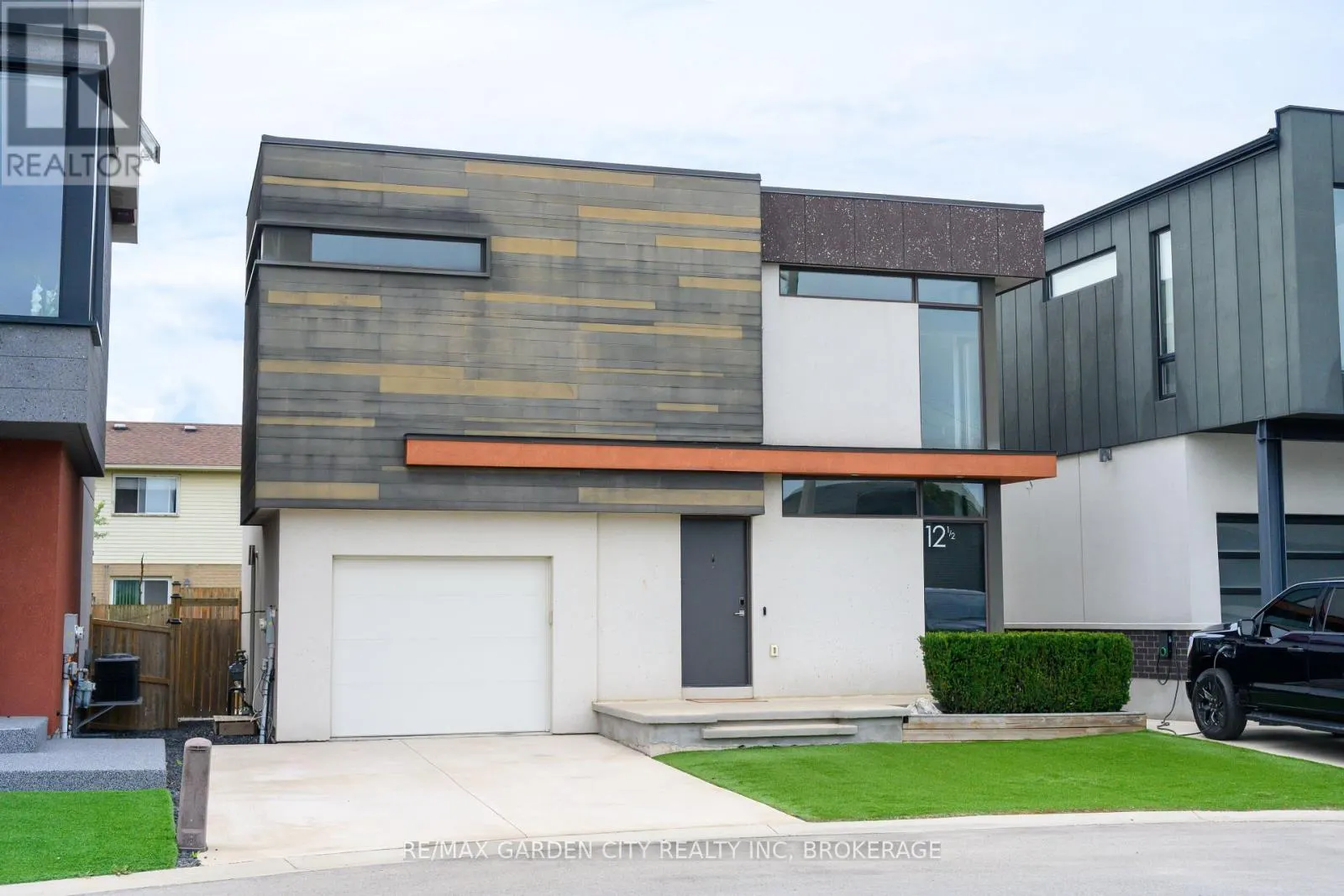 12 1/2 BEAMER COURT