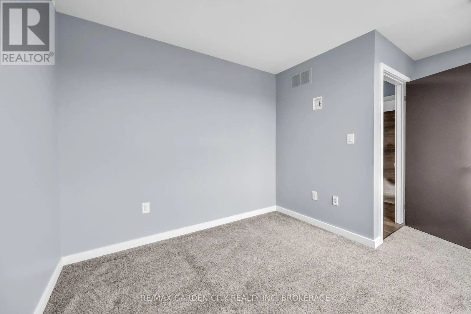 12 1/2 BEAMER COURT