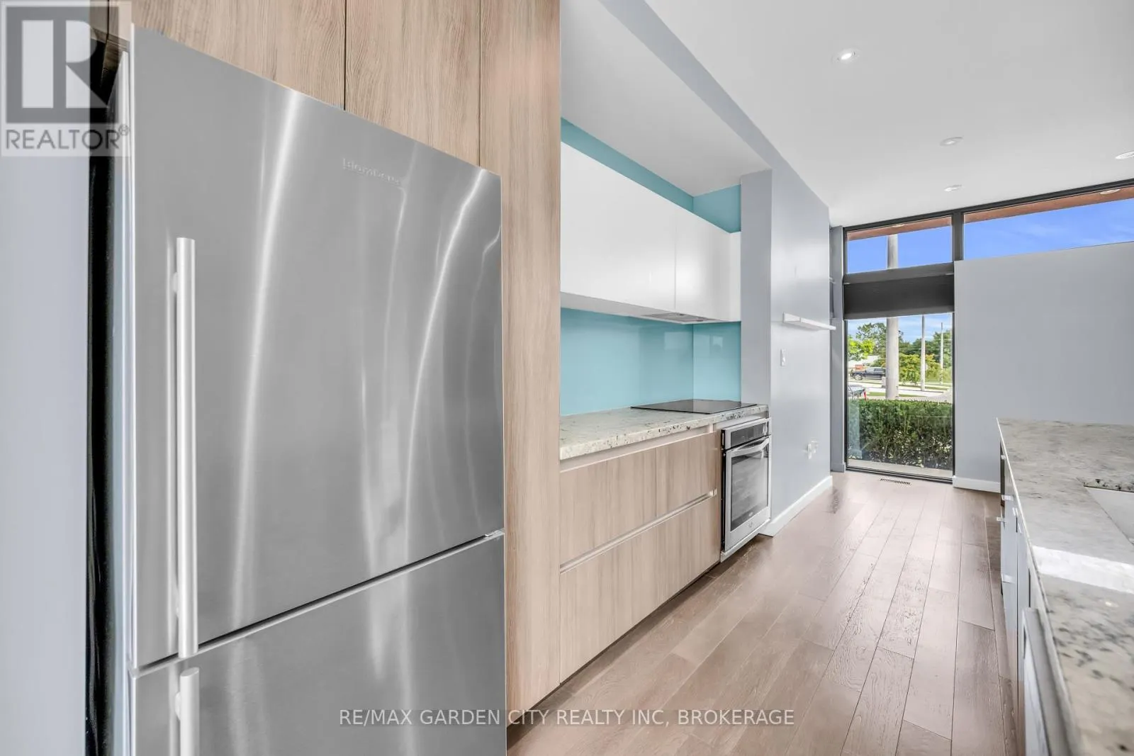 12 1/2 BEAMER COURT