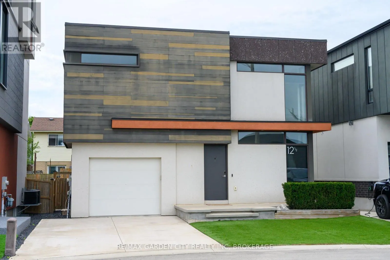 12 1/2 BEAMER COURT