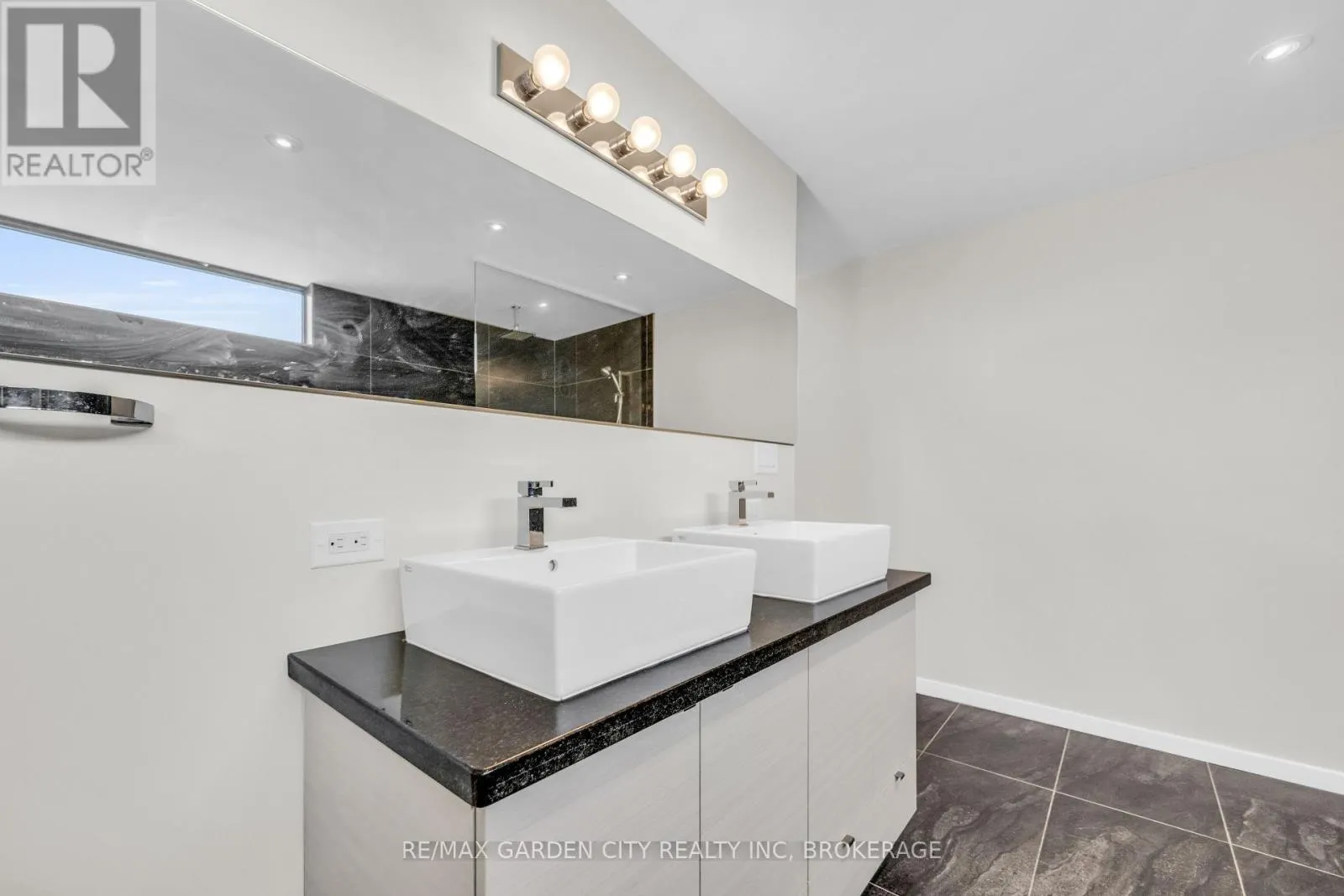 12 1/2 BEAMER COURT