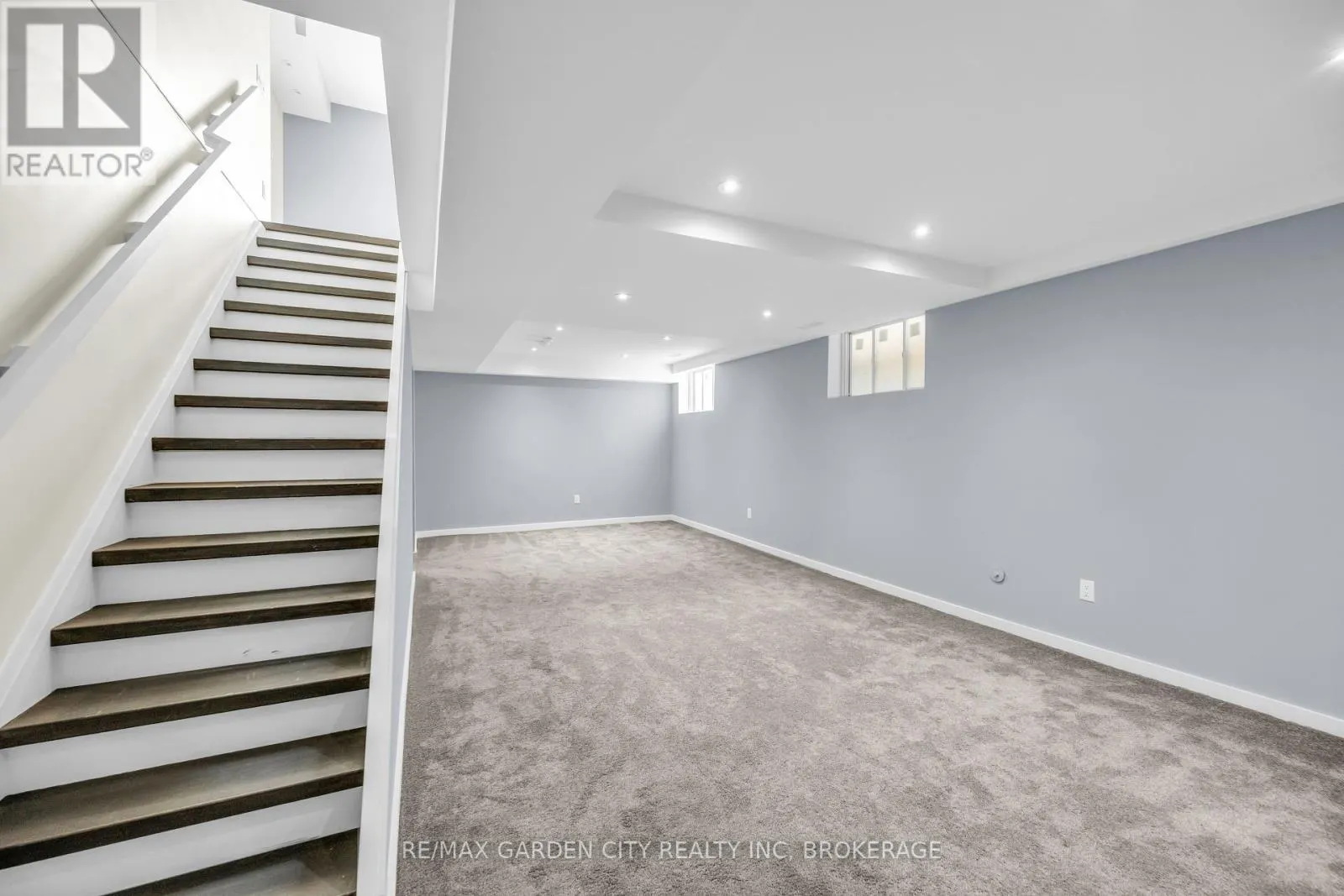 12 1/2 BEAMER COURT