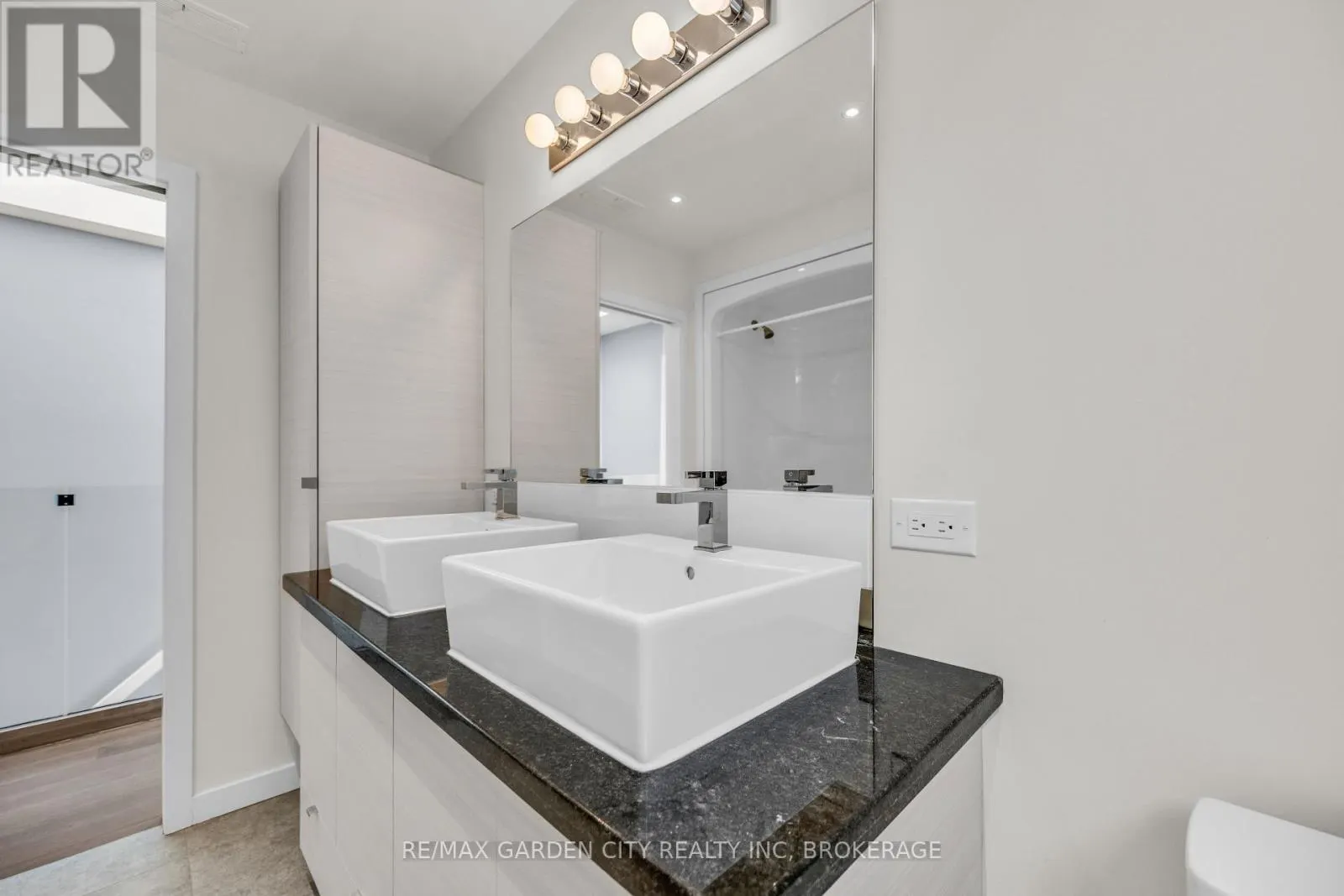 12 1/2 BEAMER COURT
