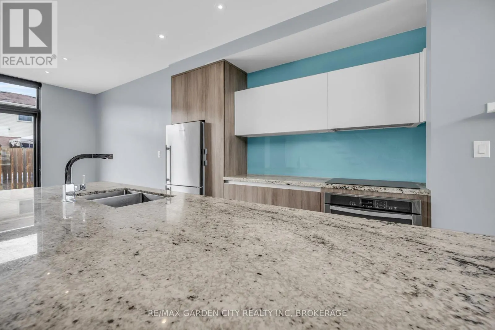 12 1/2 BEAMER COURT