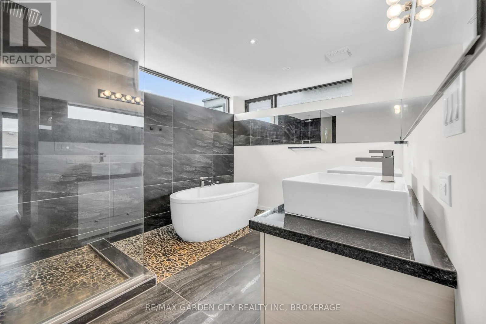 12 1/2 BEAMER COURT