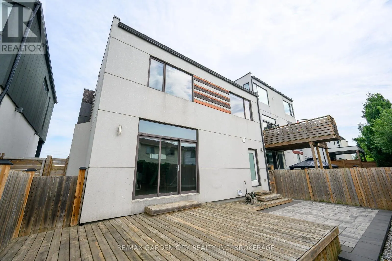 12 1/2 BEAMER COURT