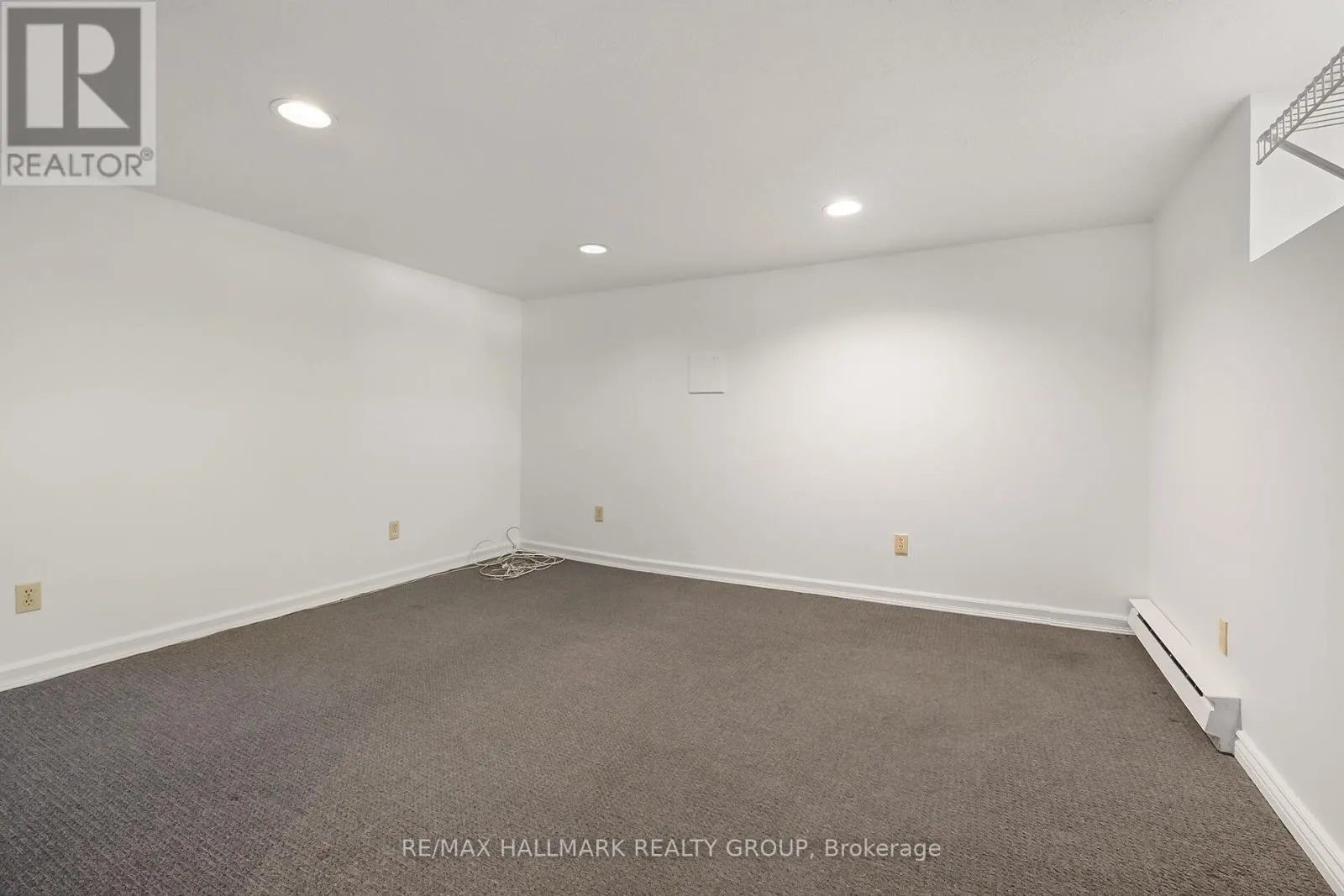 82 LAURENTIAN PLACE