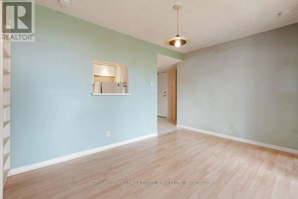 411 - 35 HOLLAND AVENUE, #411