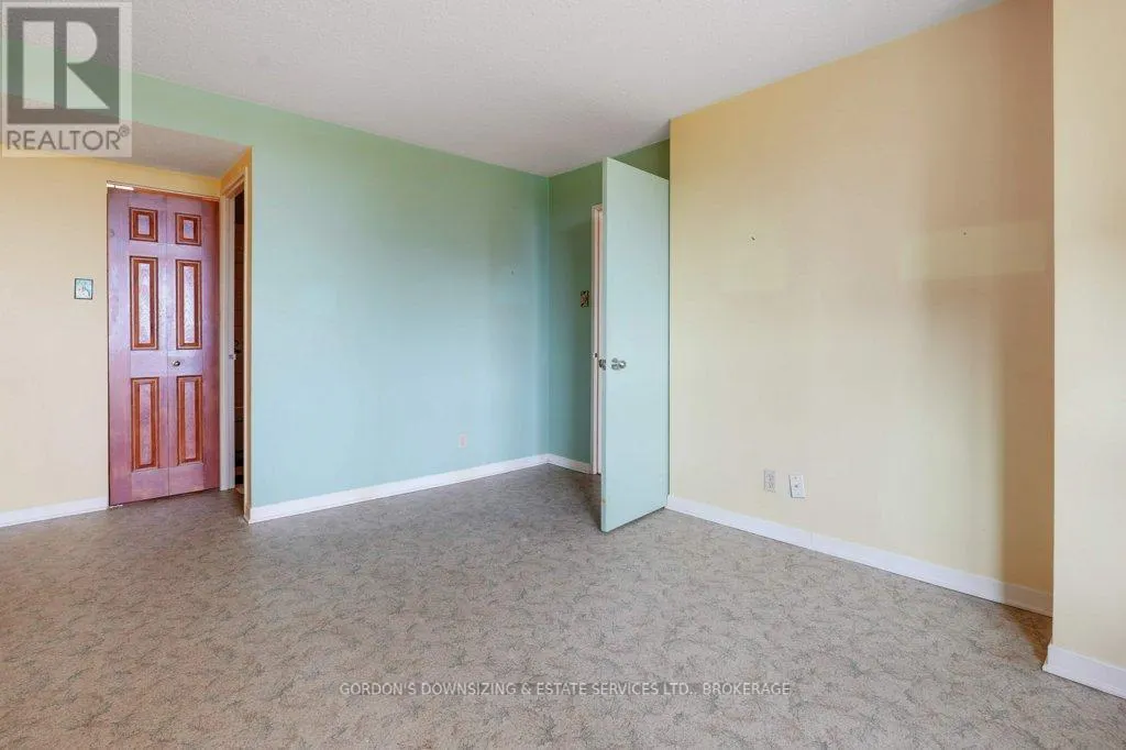 411 - 35 HOLLAND AVENUE, #411