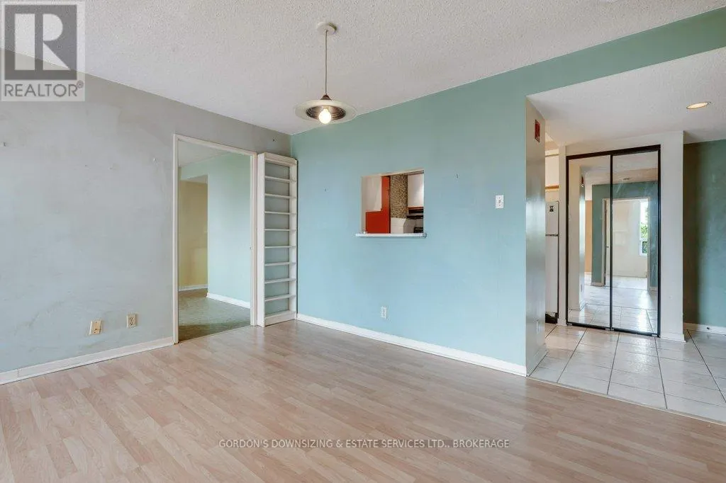 411 - 35 HOLLAND AVENUE, #411
