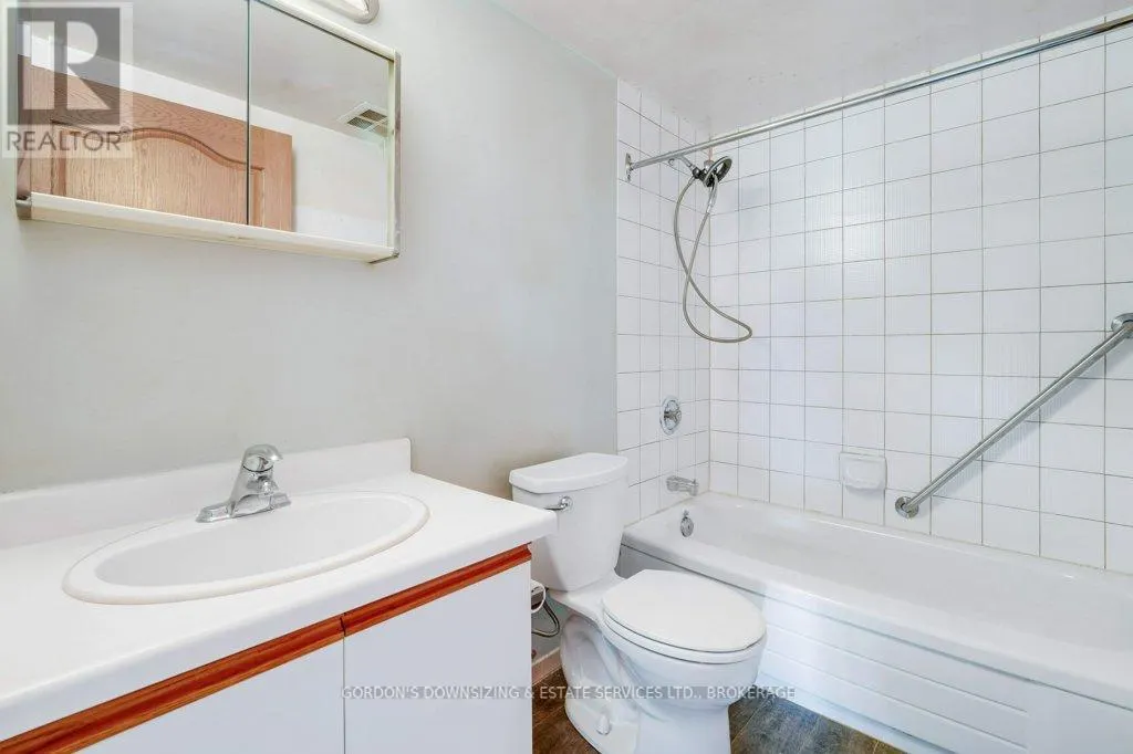 411 - 35 HOLLAND AVENUE, #411