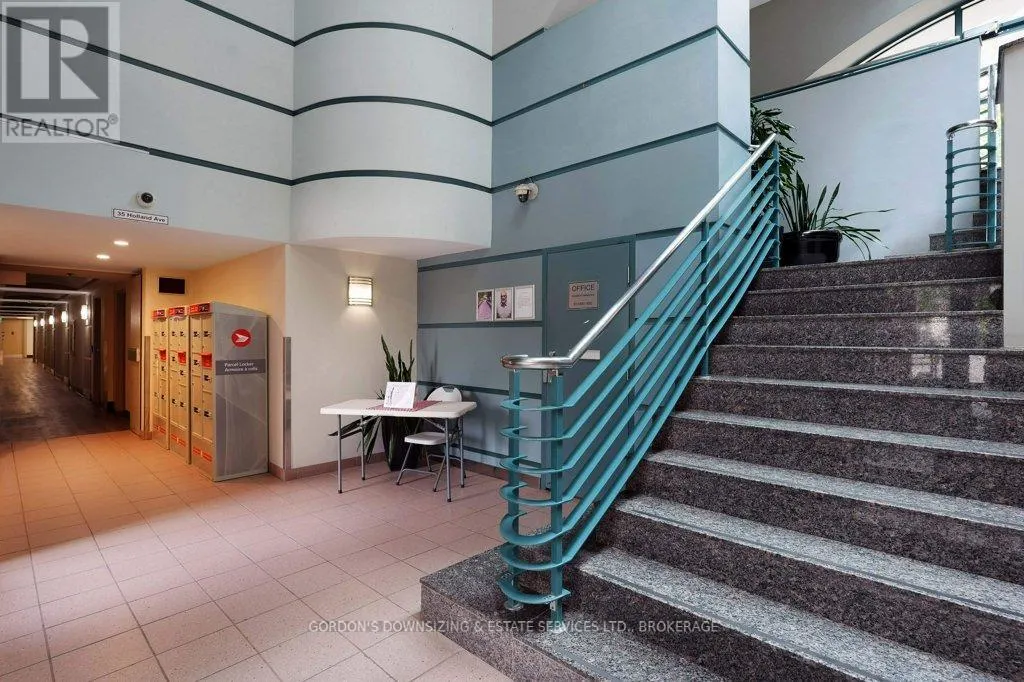 411 - 35 HOLLAND AVENUE, #411