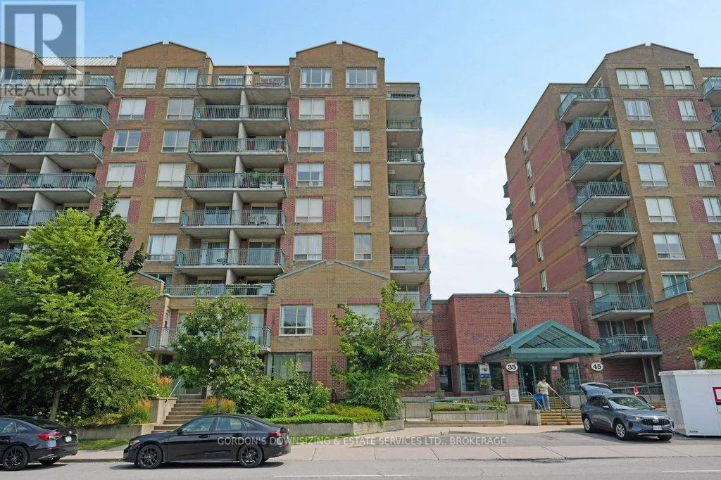 411 - 35 HOLLAND AVENUE, #411