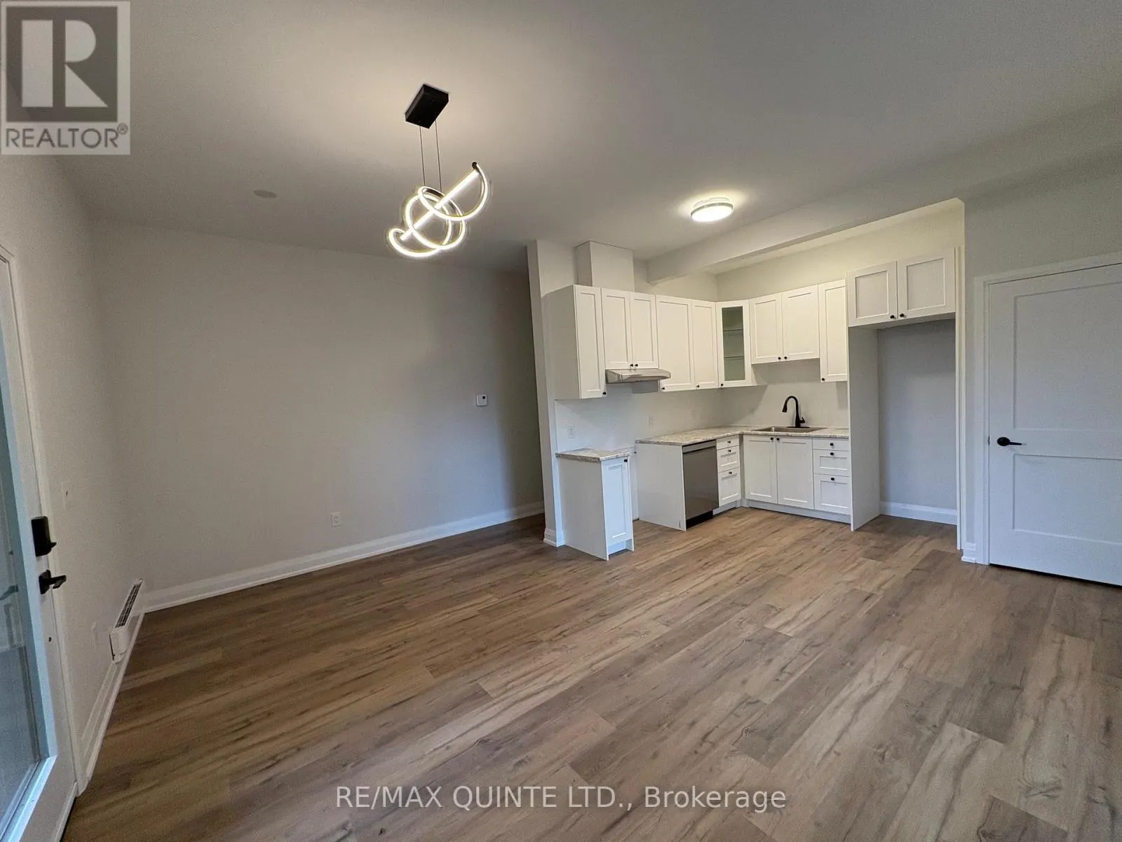 4 - 22 MCGILL STREET, #4