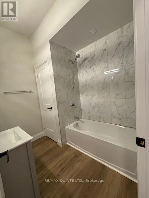 4 - 22 MCGILL STREET, #4