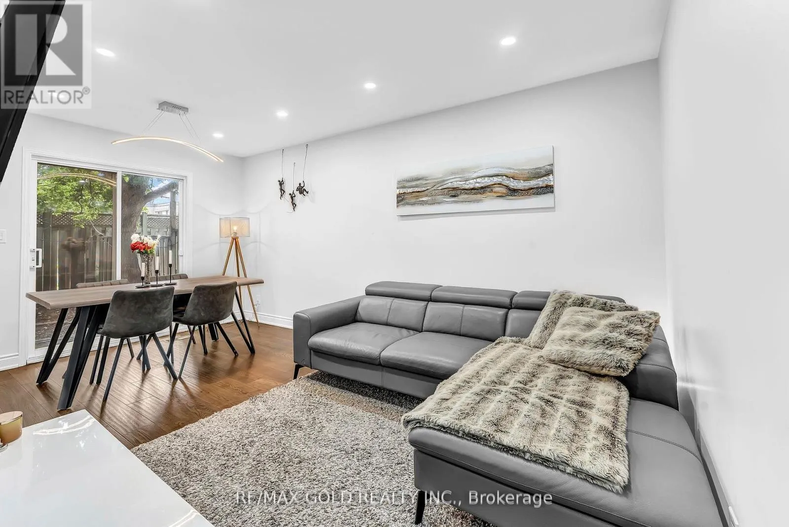 34 - 90 MOOREGATE CRESCENT