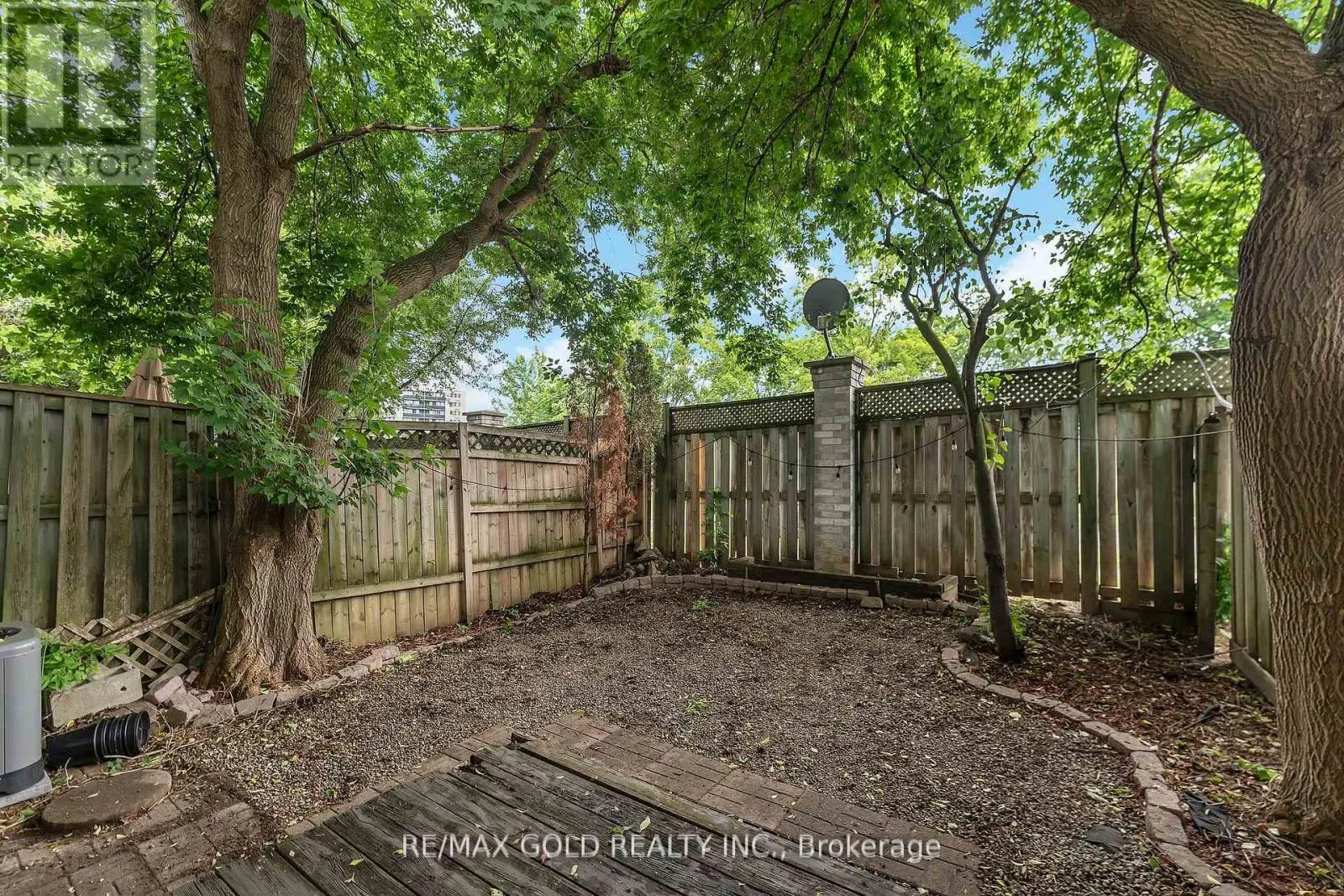 34 - 90 MOOREGATE CRESCENT