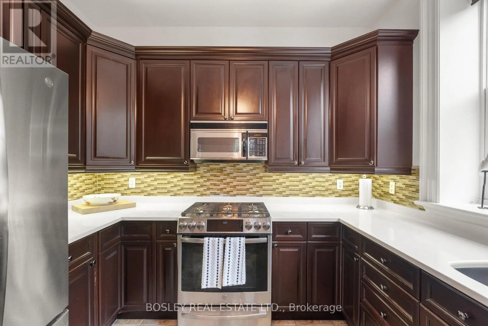 304 - 72 PINE STREET, #304